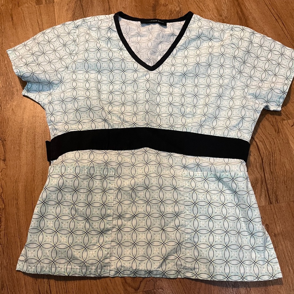 XS mint green and black scrub top